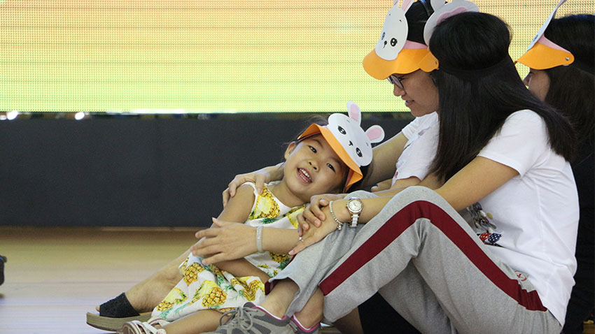 親子互動(dòng)訓(xùn)練營(yíng)