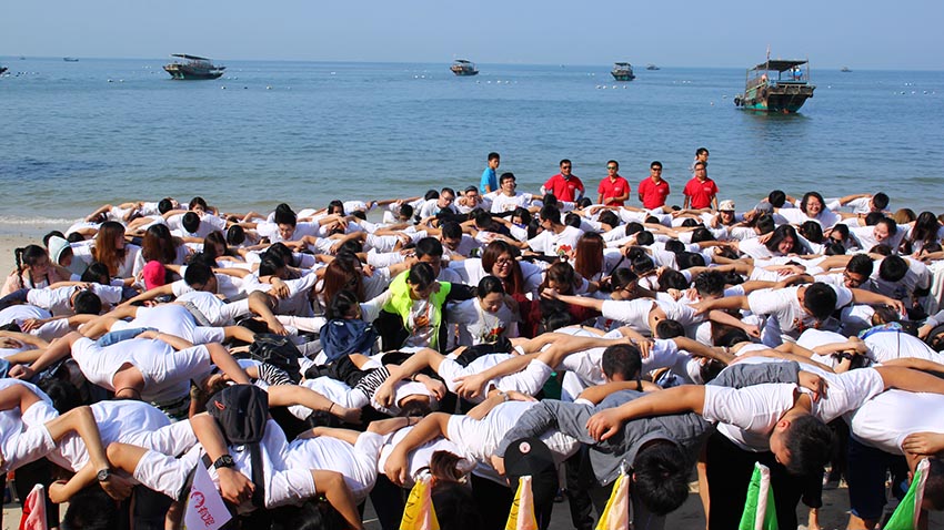 有寵網(wǎng)絡(luò)“青春不留白”彩色跑