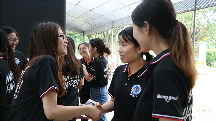 棒谷網(wǎng)絡(luò)香草世界廣州拓展訓(xùn)練基地管理層拓展訓(xùn)練活動(dòng)