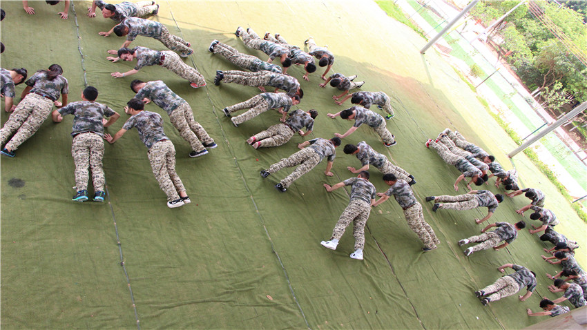 廣州陽光100銷售傳奇體驗(yàn)式拓展培訓(xùn)活動(dòng)