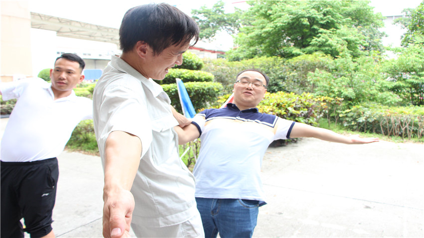 廣州立邦團隊夢想巨畫拓展活動圓滿成功