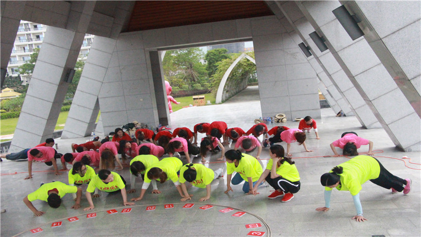 童心教育巽寮灣拓展訓(xùn)練基地團隊拓展活動取得圓滿成功