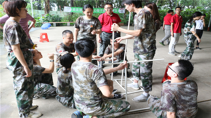 曉直播教育拓展訓(xùn)練活動(dòng)取得圓滿成功