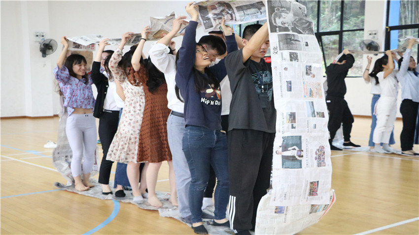 中國(guó)民航中南空管局管制中心與廣州市中級(jí)人民法院、文德路小學(xué)交流拓展活動(dòng)