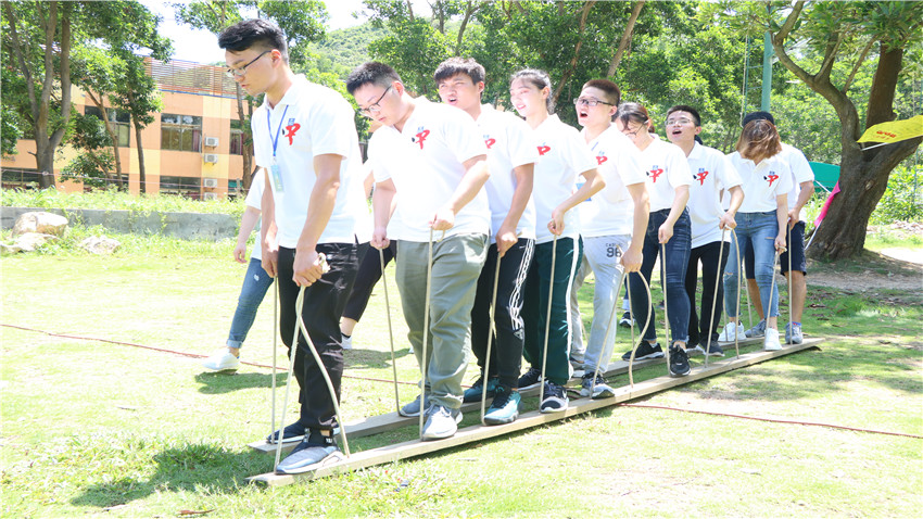 中建四局珠海公司紅星海岸新員工拓展活動
