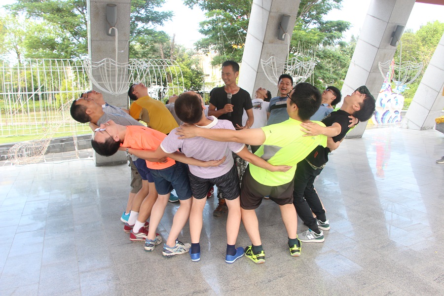 如何打造高效銷售團(tuán)隊(duì)？組合式拓展培訓(xùn)必不可少