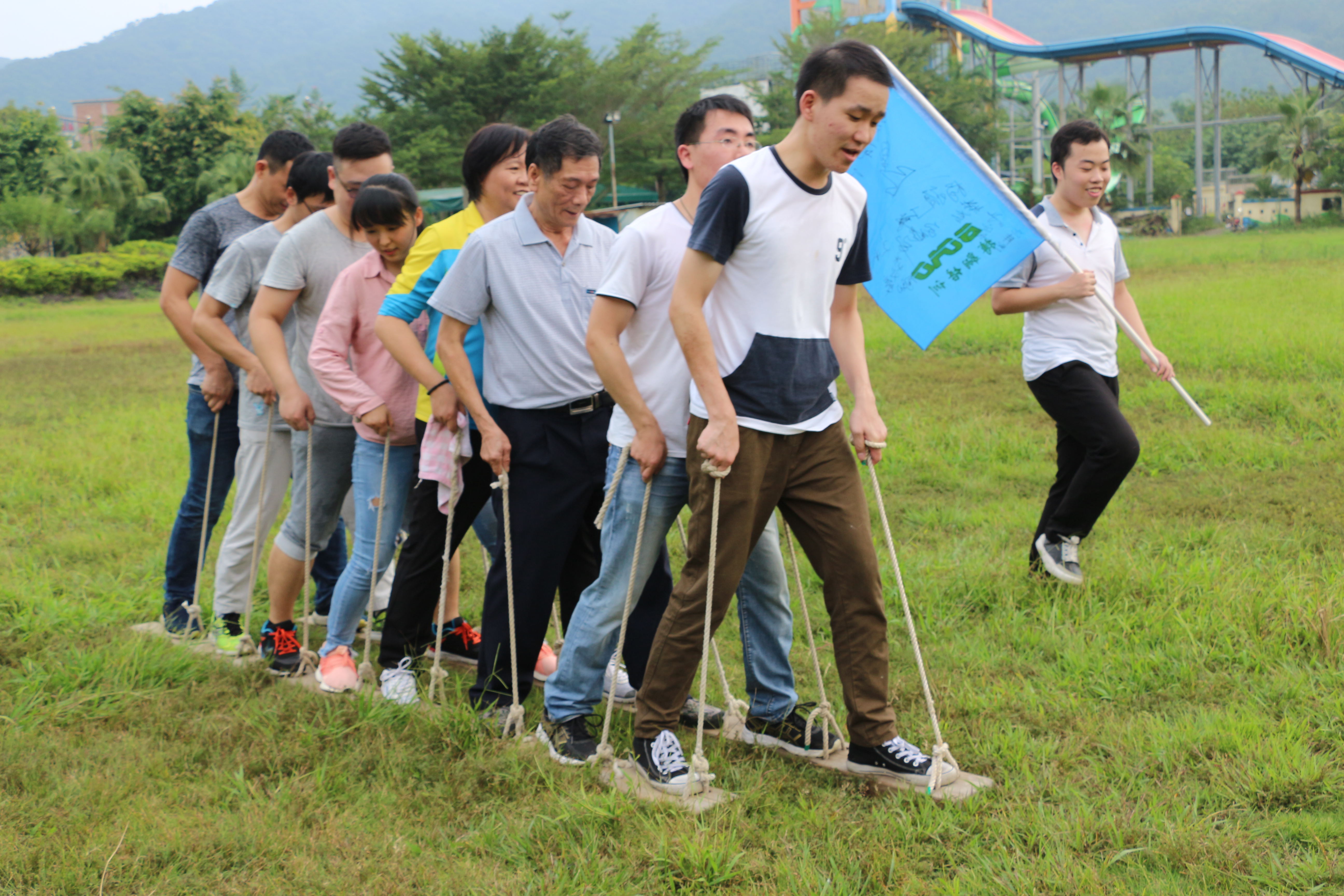 想要企業(yè)團隊更加高效團結(jié)？是時候來一場拓展訓練來了